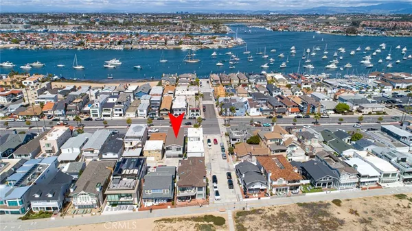 $7,000 | 905 West Balboa Boulevard, Newport Beach, CA 92661