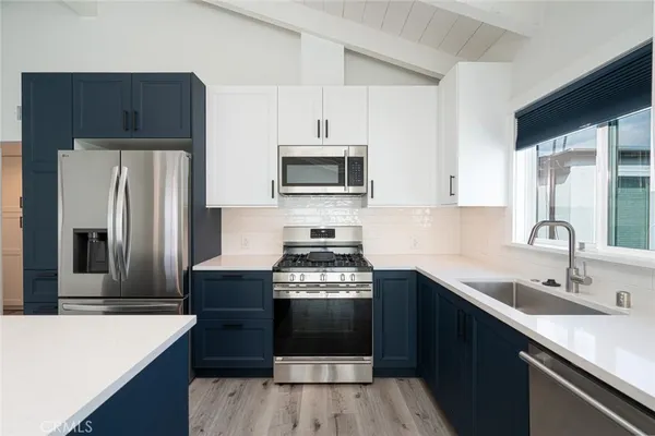 $7,000 | 905 West Balboa Boulevard, Newport Beach, CA 92661