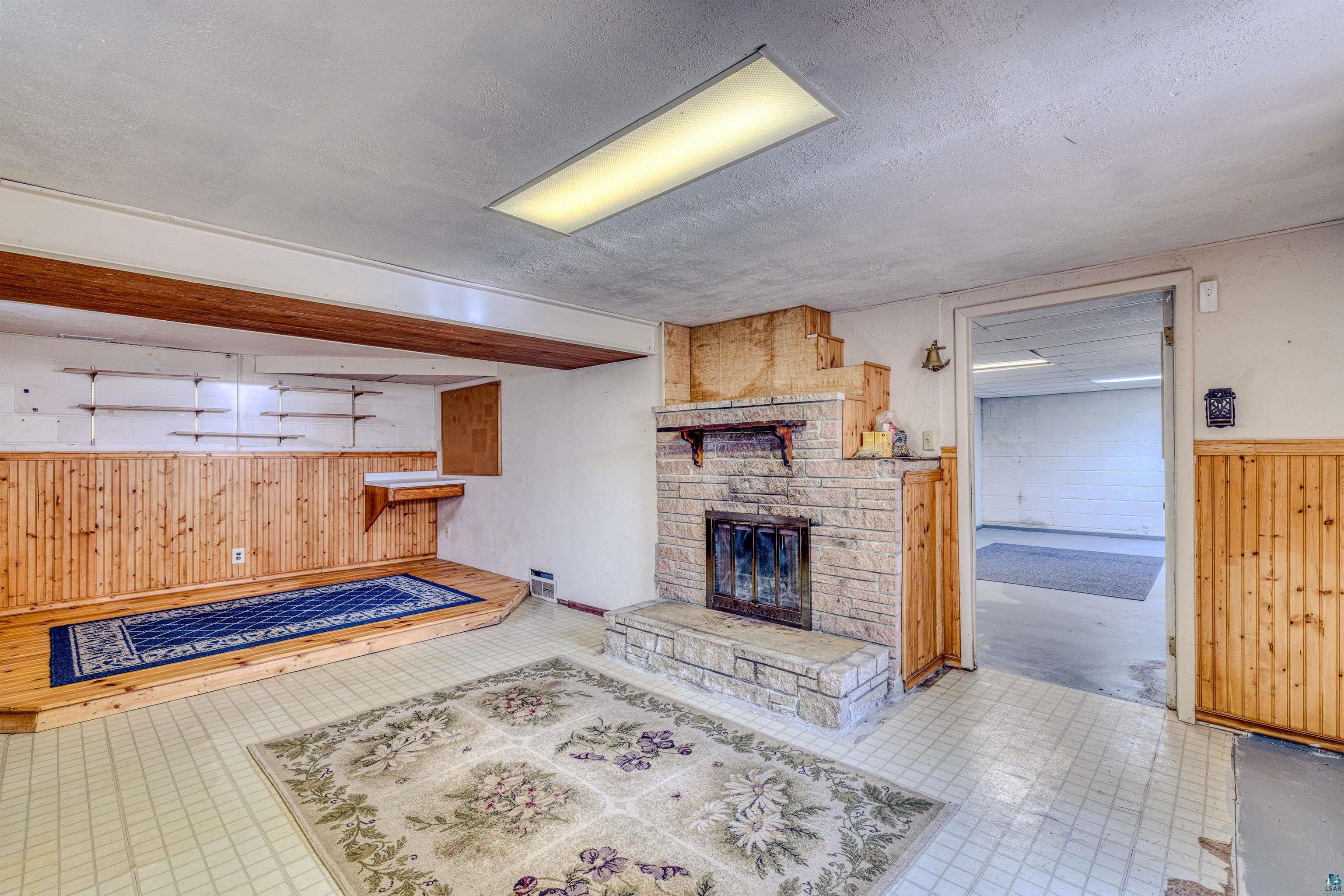 2113 Hutchinson Road Duluth, MN 55811 - Photo 15 of 21