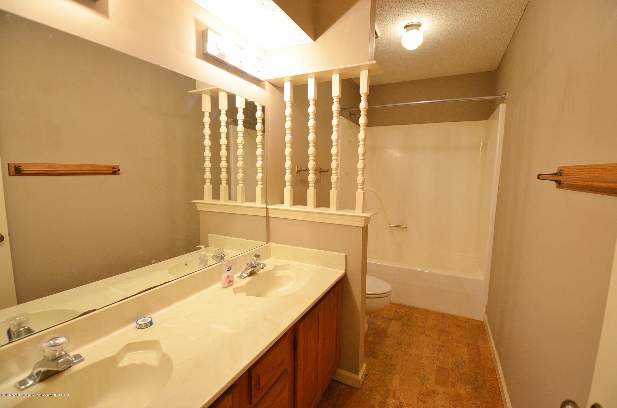 3265 Getwell Road South Hernando, MS 38632 - Photo 27 of 33 Full bath upstairs