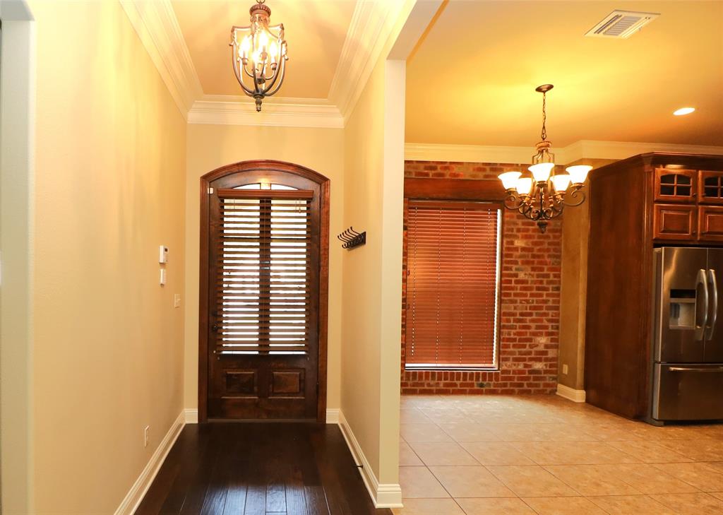 765 Dumaine Drive Bossier City, LA 71111 - Photo 3 of 20 a view of a hallway with windows