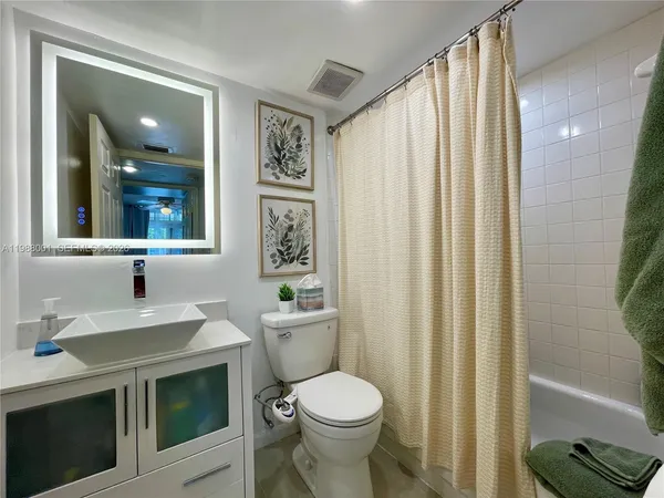 $3,300 | 1280 South Alhambra Circle, Unit 2204, Coral Gables, FL 33146