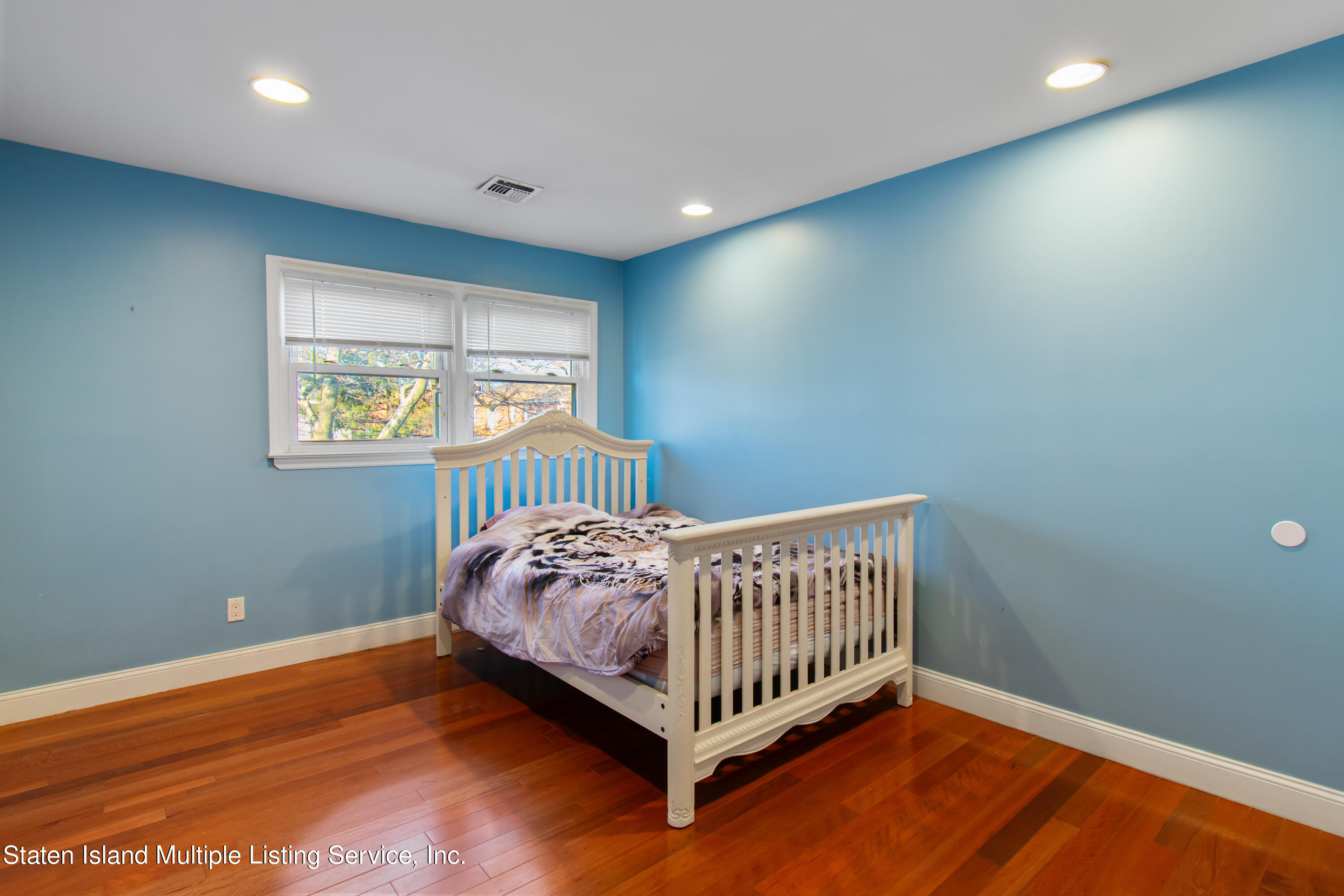 167 Sheraden Avenue Staten Island, NY 10314 - Photo 14 of 28 DSC_9303