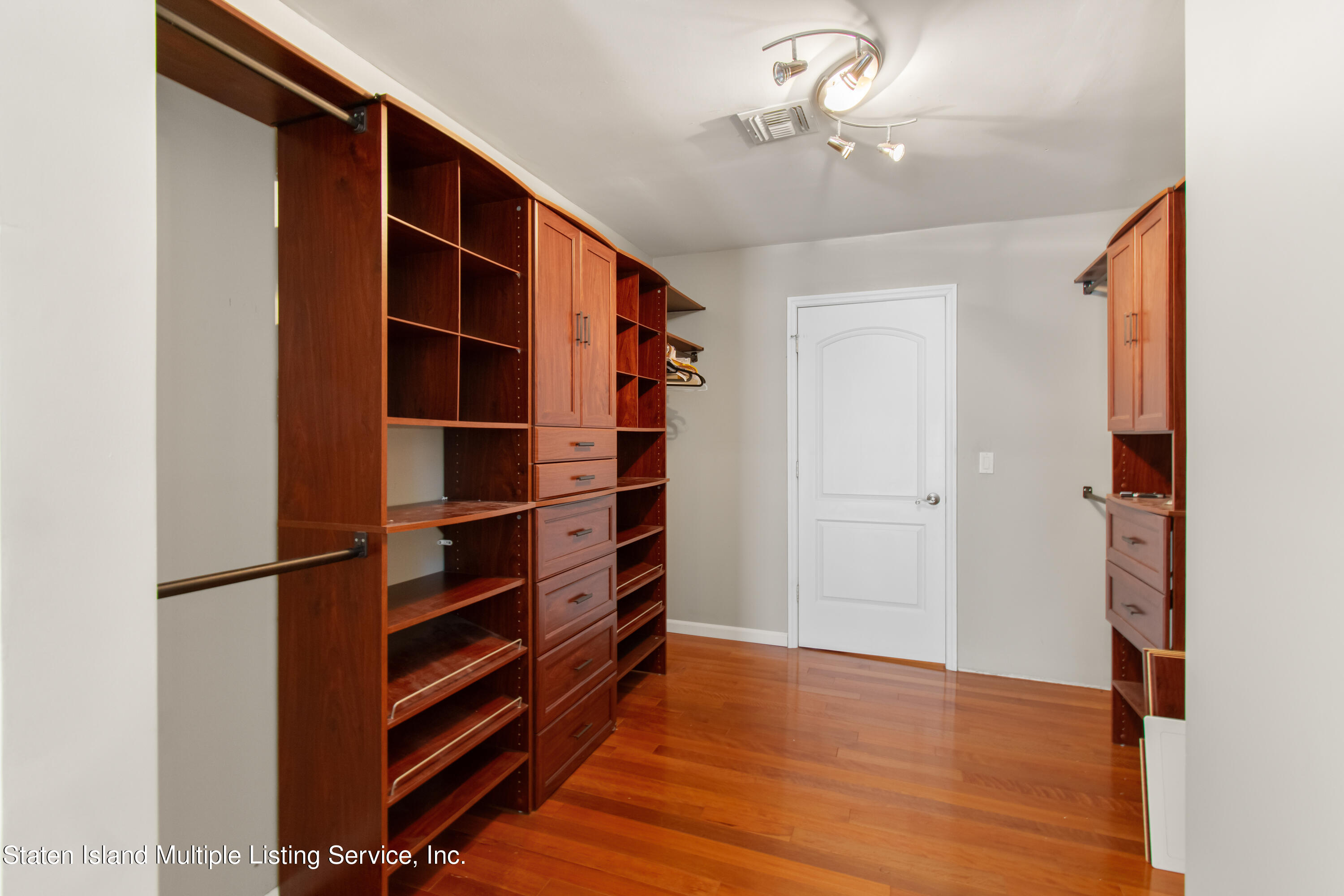 167 Sheraden Avenue Staten Island, NY 10314 - Photo 16 of 28 DSC_9317