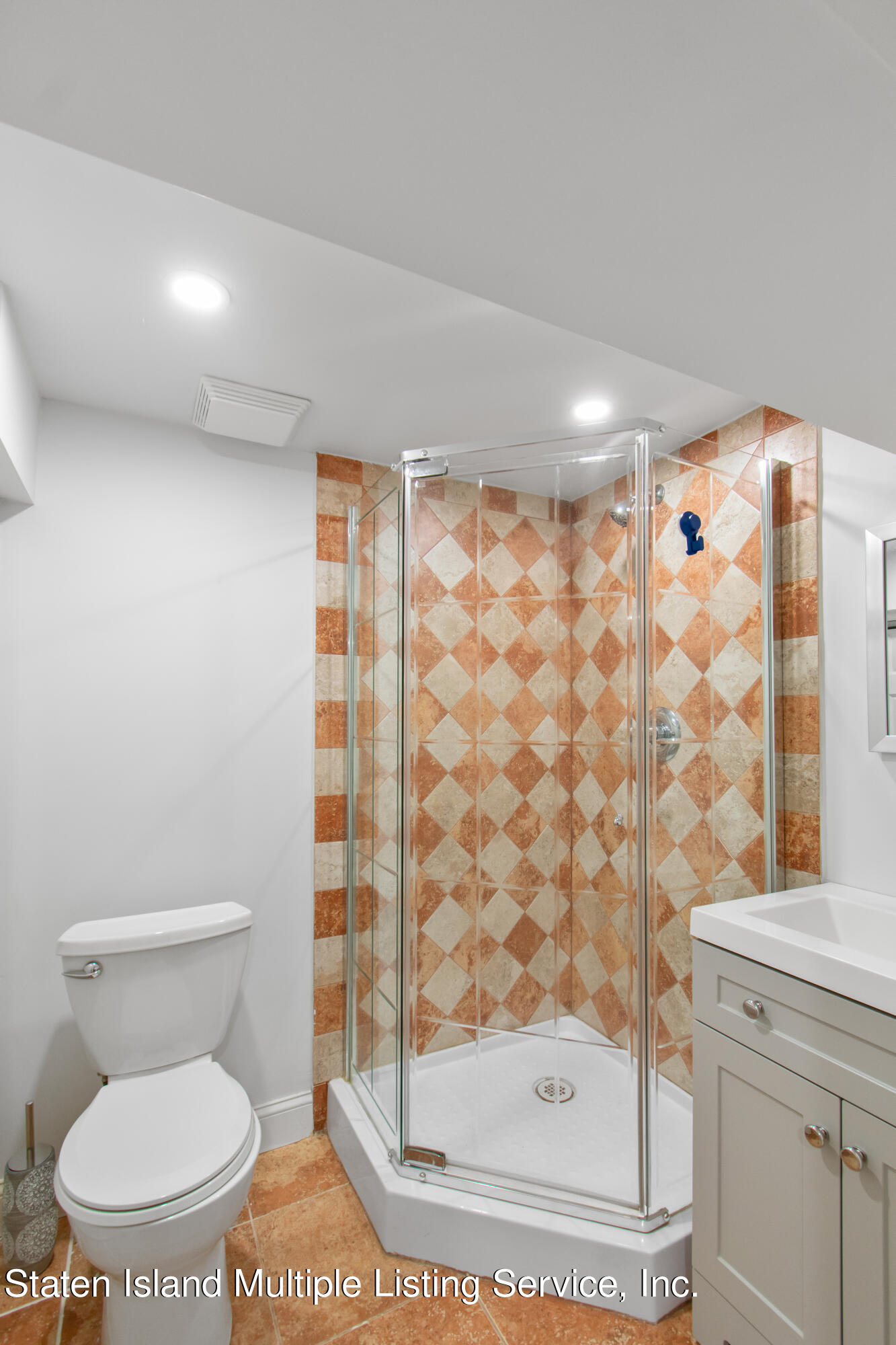 167 Sheraden Avenue Staten Island, NY 10314 - Photo 27 of 28 DSC_9299