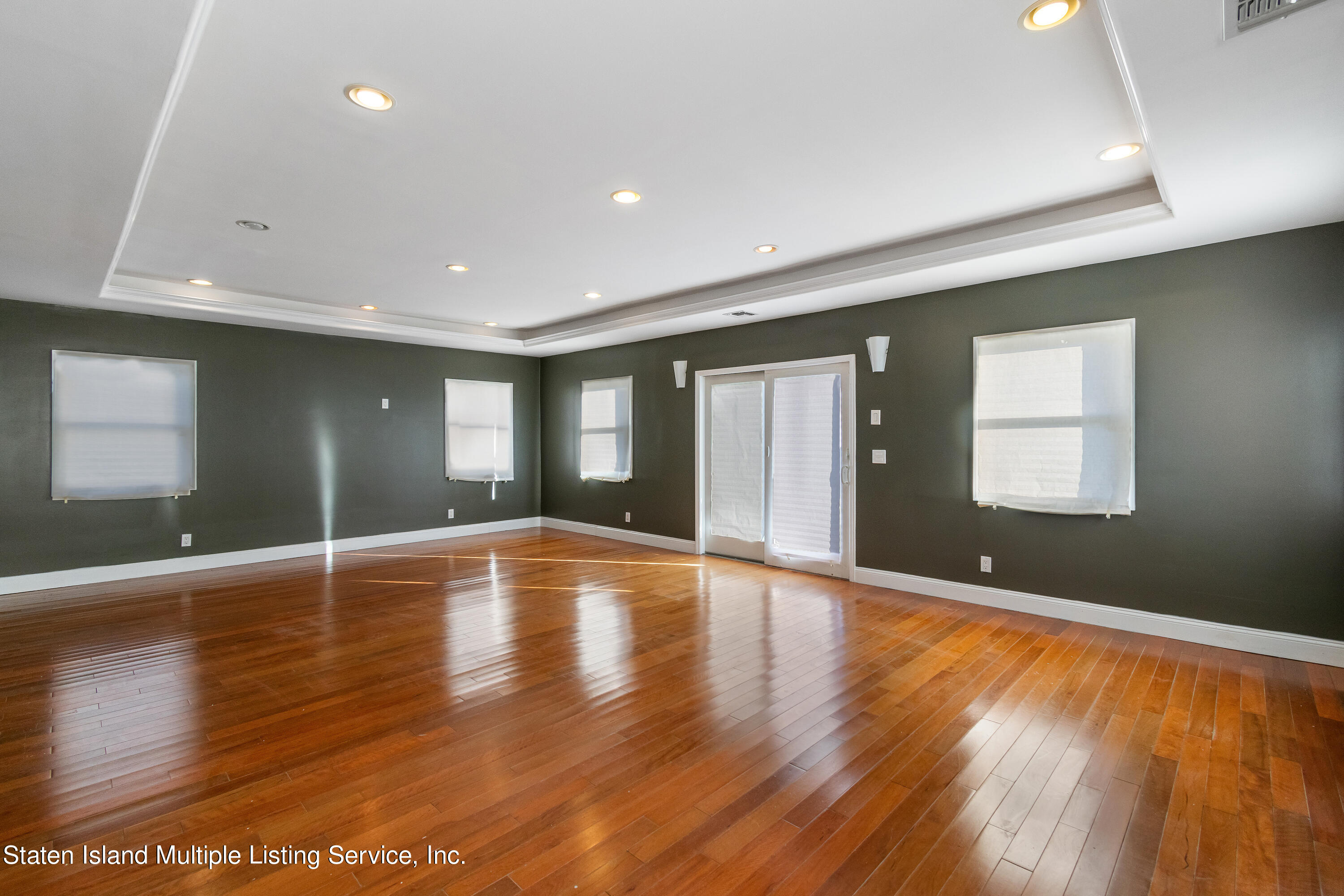 167 Sheraden Avenue Staten Island, NY 10314 - Photo 6 of 28 DSC_9279