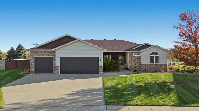 $680,000 | 4704 Woodhaven Street South, Fargo, ND 58104