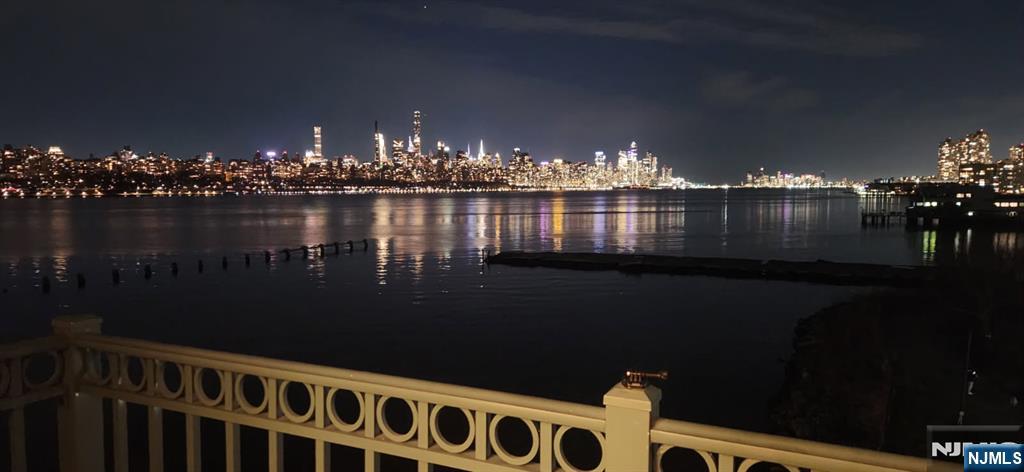 321 The Promenade Edgewater, NJ 07020 - Photo 13 of 18