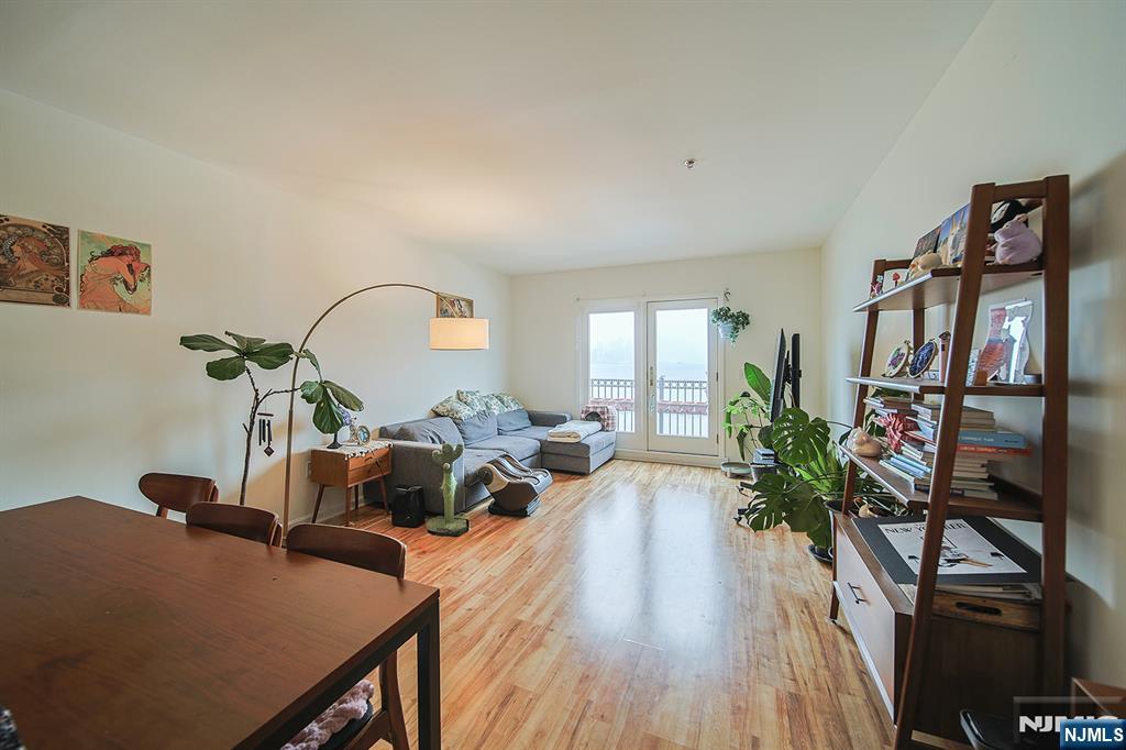 321 The Promenade Edgewater, NJ 07020 - Photo 2 of 18