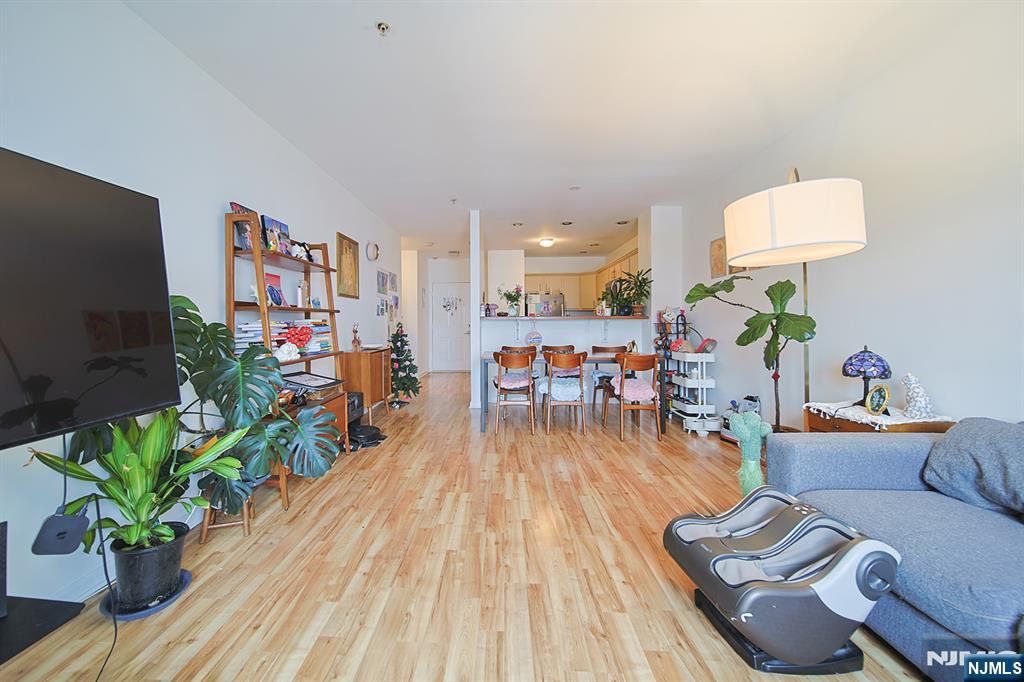 321 The Promenade Edgewater, NJ 07020 - Photo 3 of 18