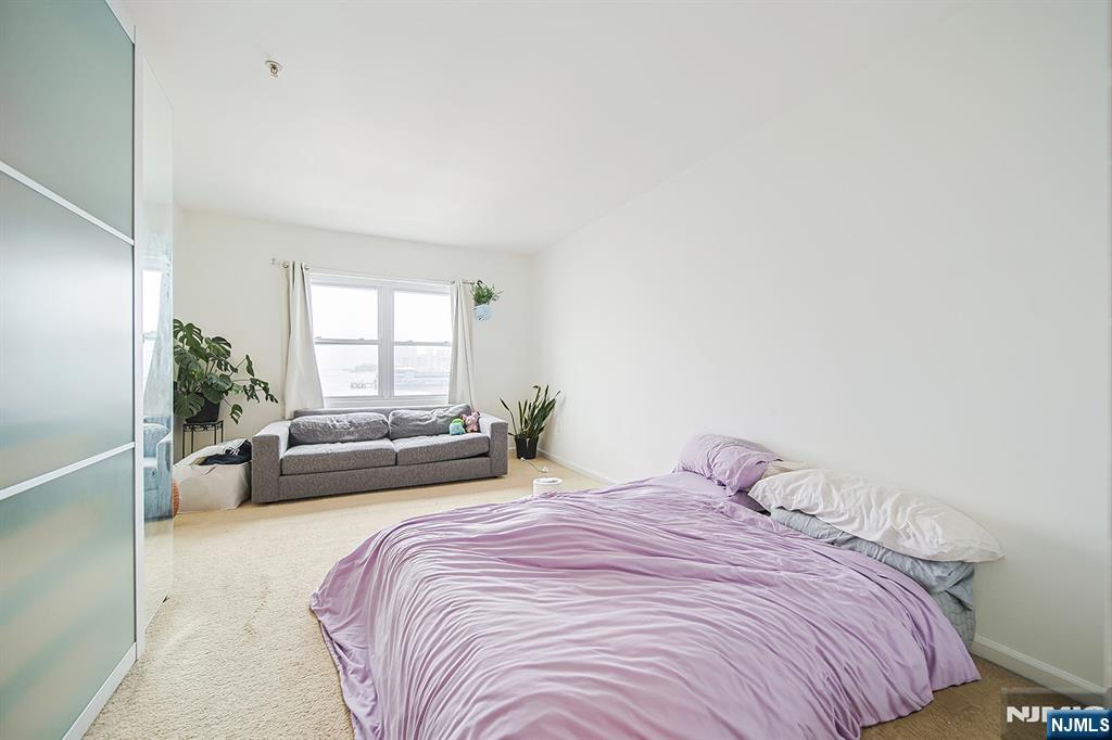 321 The Promenade Edgewater, NJ 07020 - Photo 8 of 18