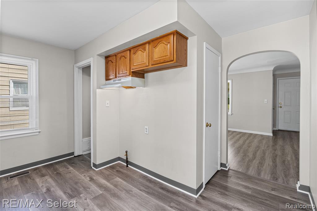 4305 Pengelly Road Flint, MI 48507 - Photo 13 of 36