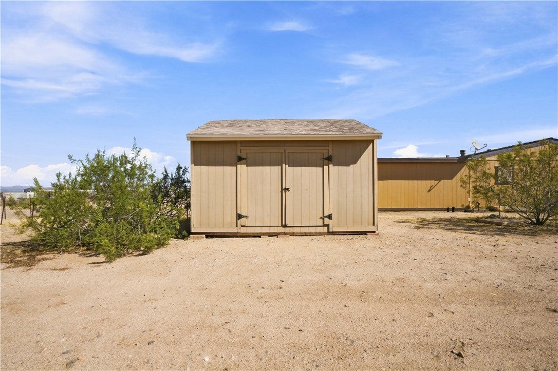 3873 Aztec Road Golden Valley, AZ 86413 - Photo 16 of 34 Gallery Image 16