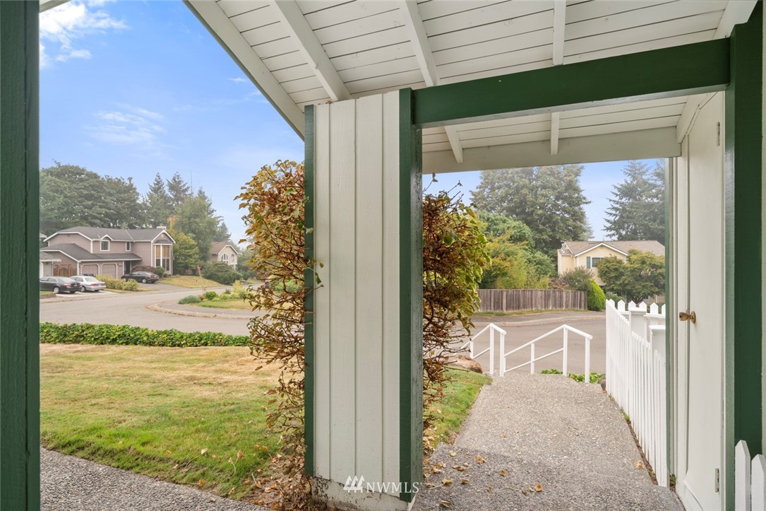 23513 22nd Avenue Southeast Bothell, WA 98021 - Photo 4 of 33 a view of a balcony with lake view