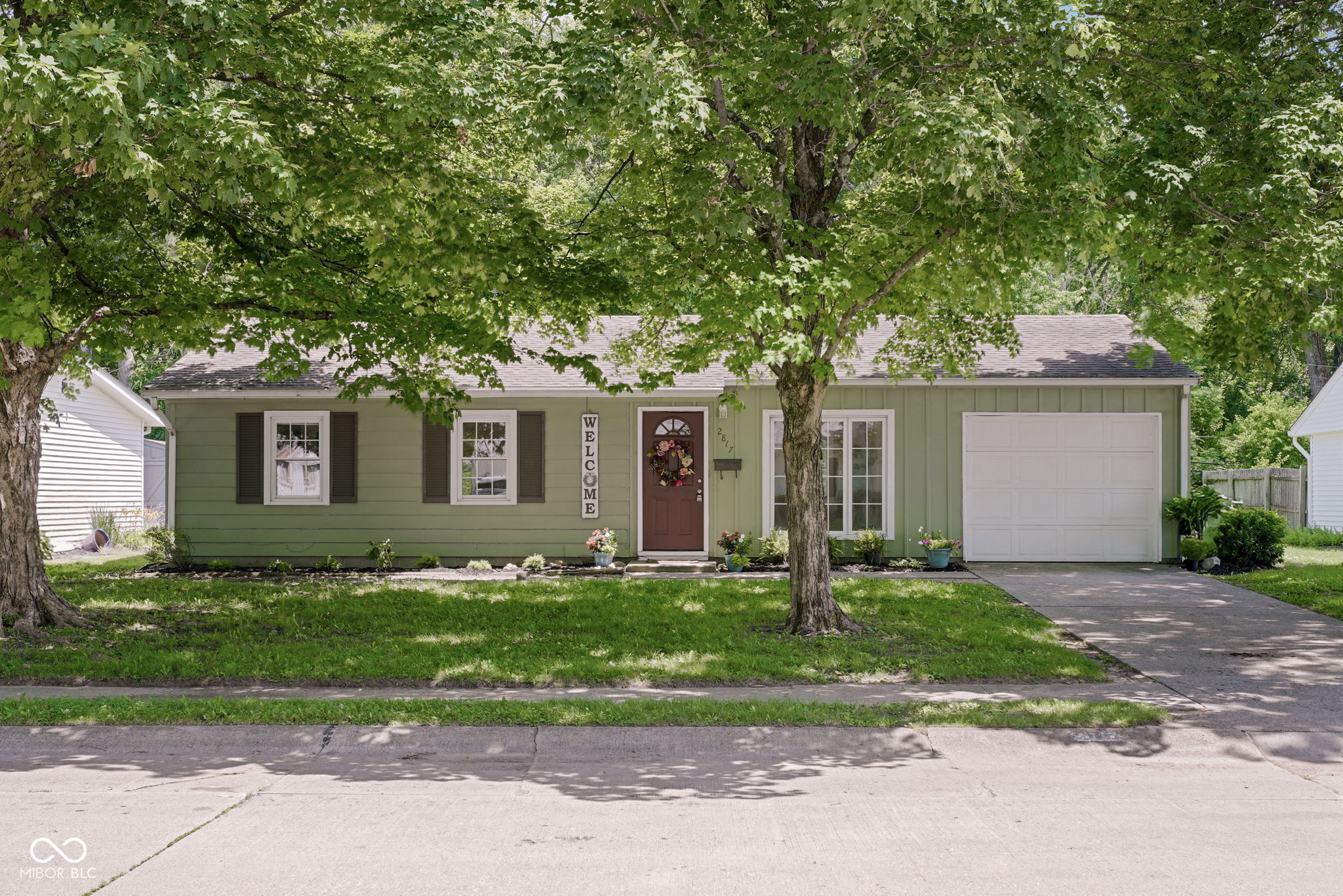 2817 Streamside Drive Columbus, IN 47203 - Photo 1 of 25