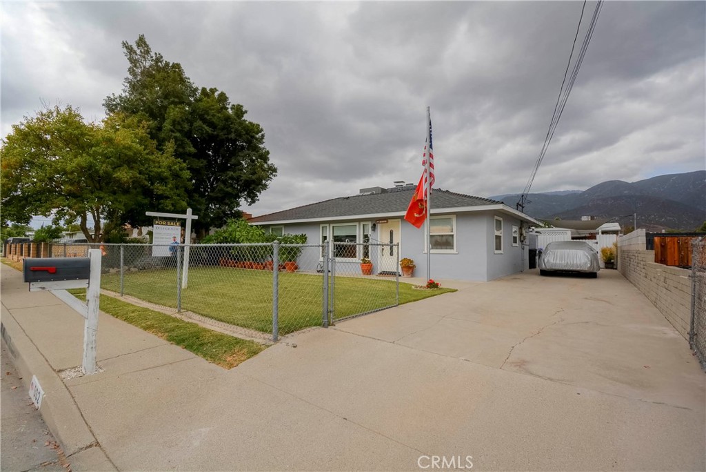 962 West 41st Street San Bernardino, CA 92407 - Photo 3 of 15