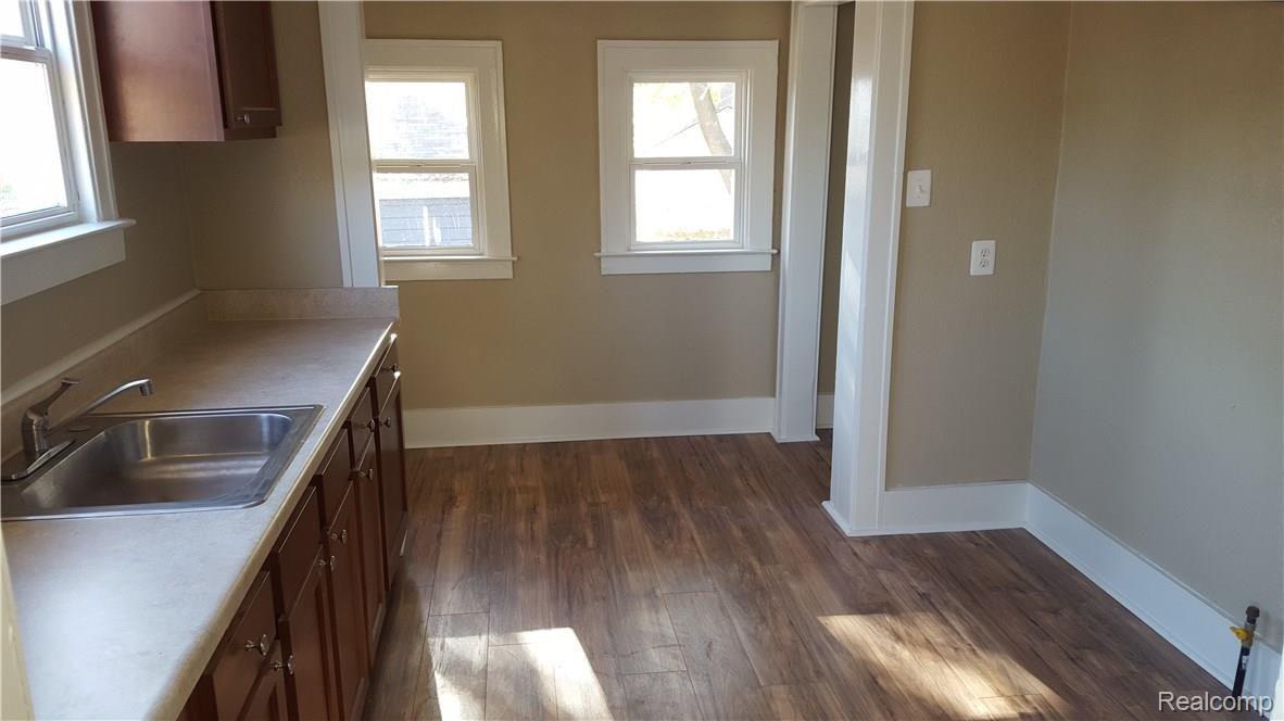 14922 Toepfer Drive Eastpointe, MI 48021 - Photo 3 of 14 20151116_112957.jpg