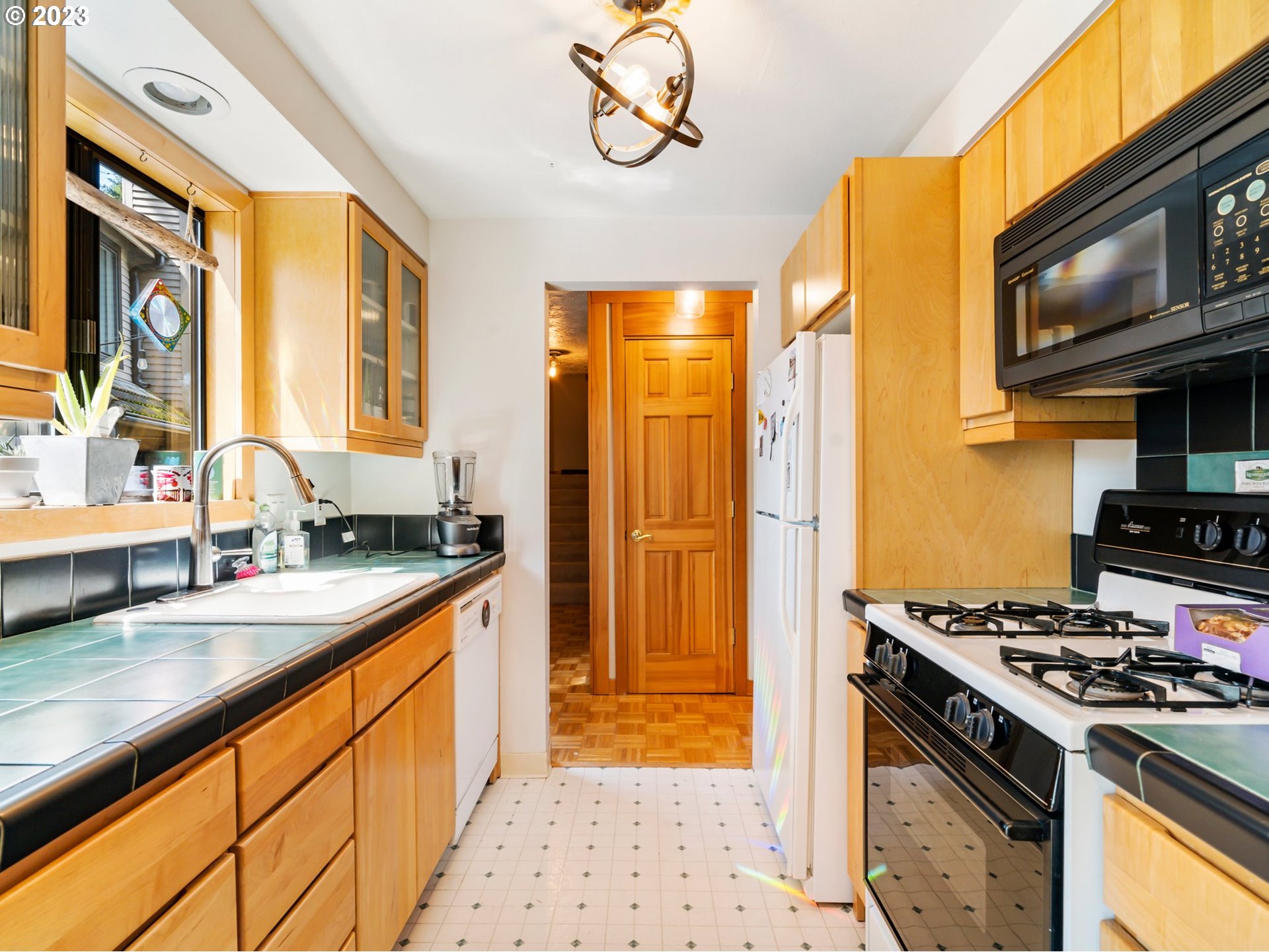12340 Northwest McDaniel Road, Unit 7 Portland, OR 97229 - Photo 13 of 40 Gallery Image 13