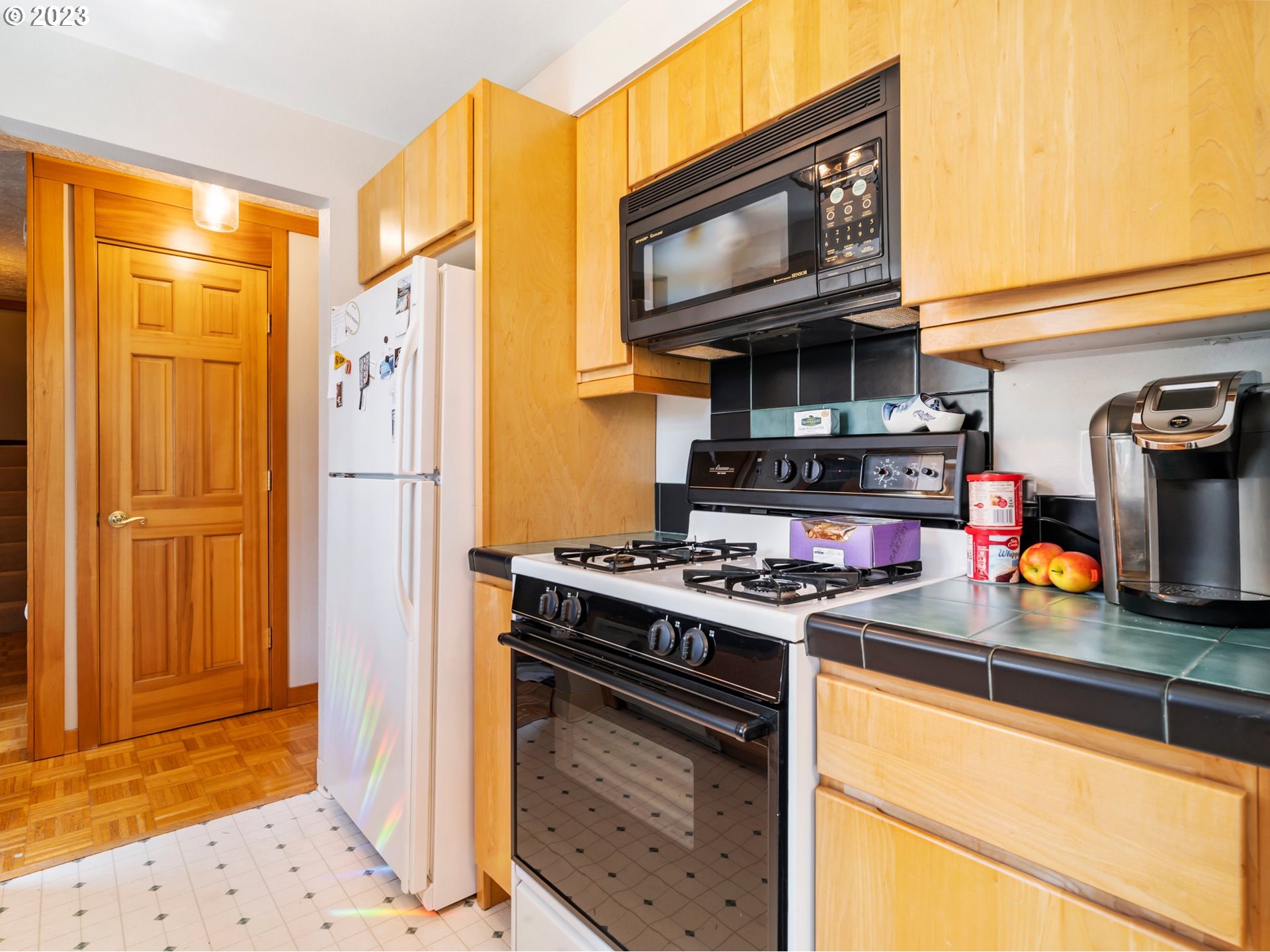 12340 Northwest McDaniel Road, Unit 7 Portland, OR 97229 - Photo 15 of 40 Gallery Image 15