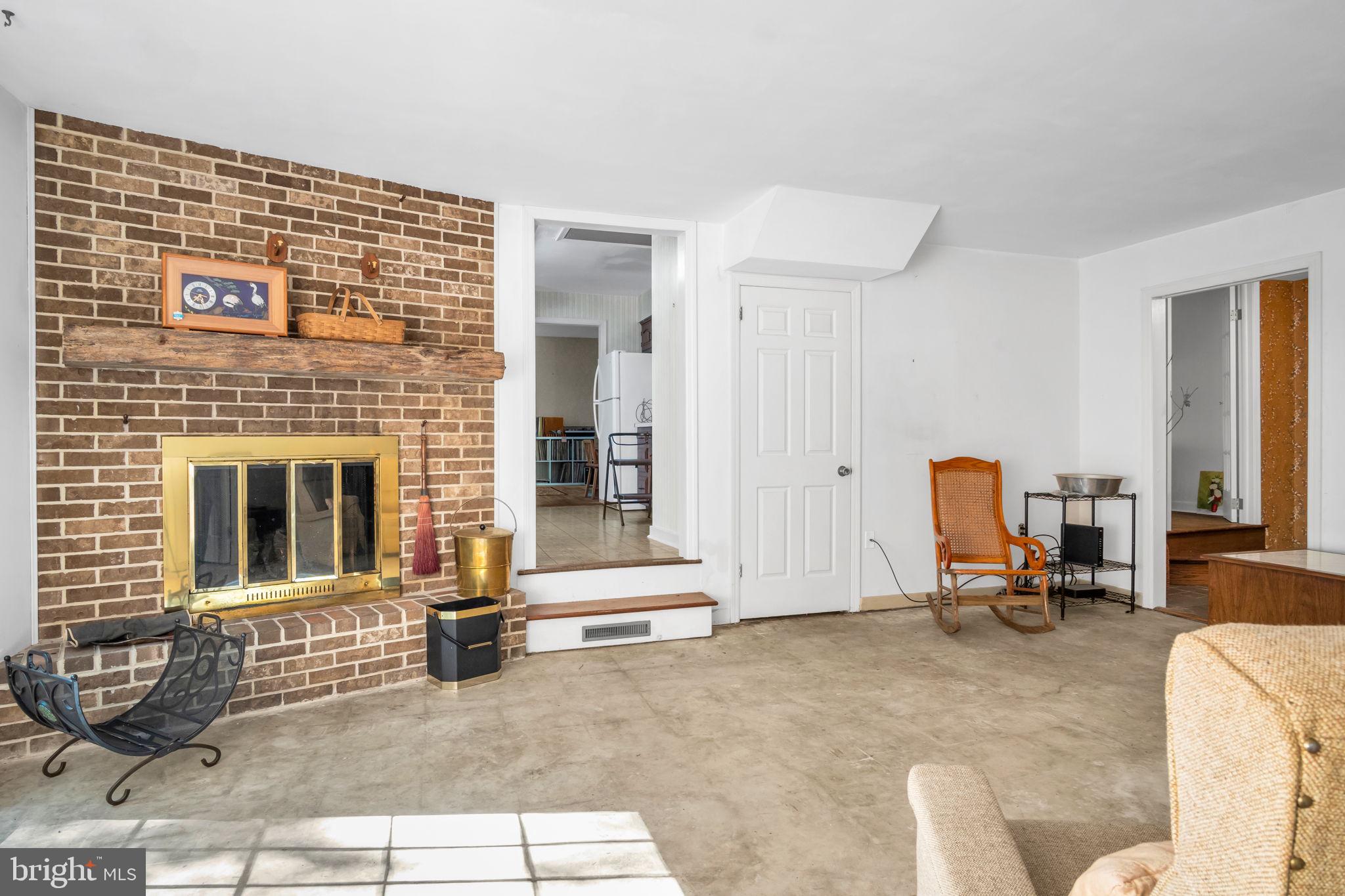 1327 Kuhn Road Boiling Springs, PA 17007 - Photo 9 of 39 Gallery Image 9