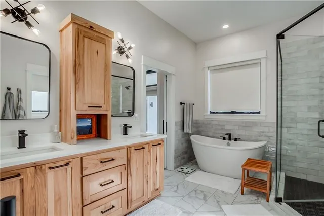 $1,395,000 | 6320 Northwest 164th Street, Smithville, MO 64089