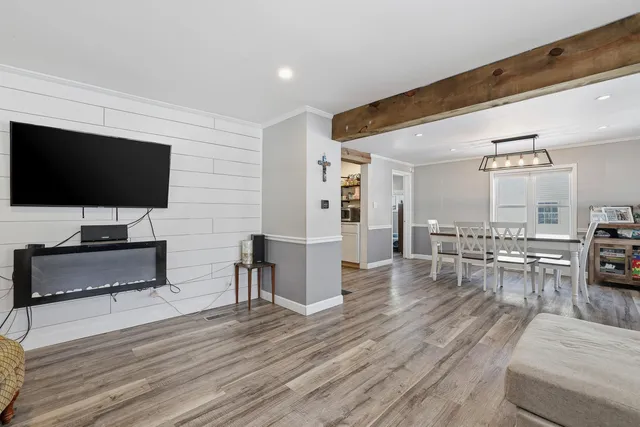 $270,000 | 1556 West River Drive, Stevens Point, WI 54481