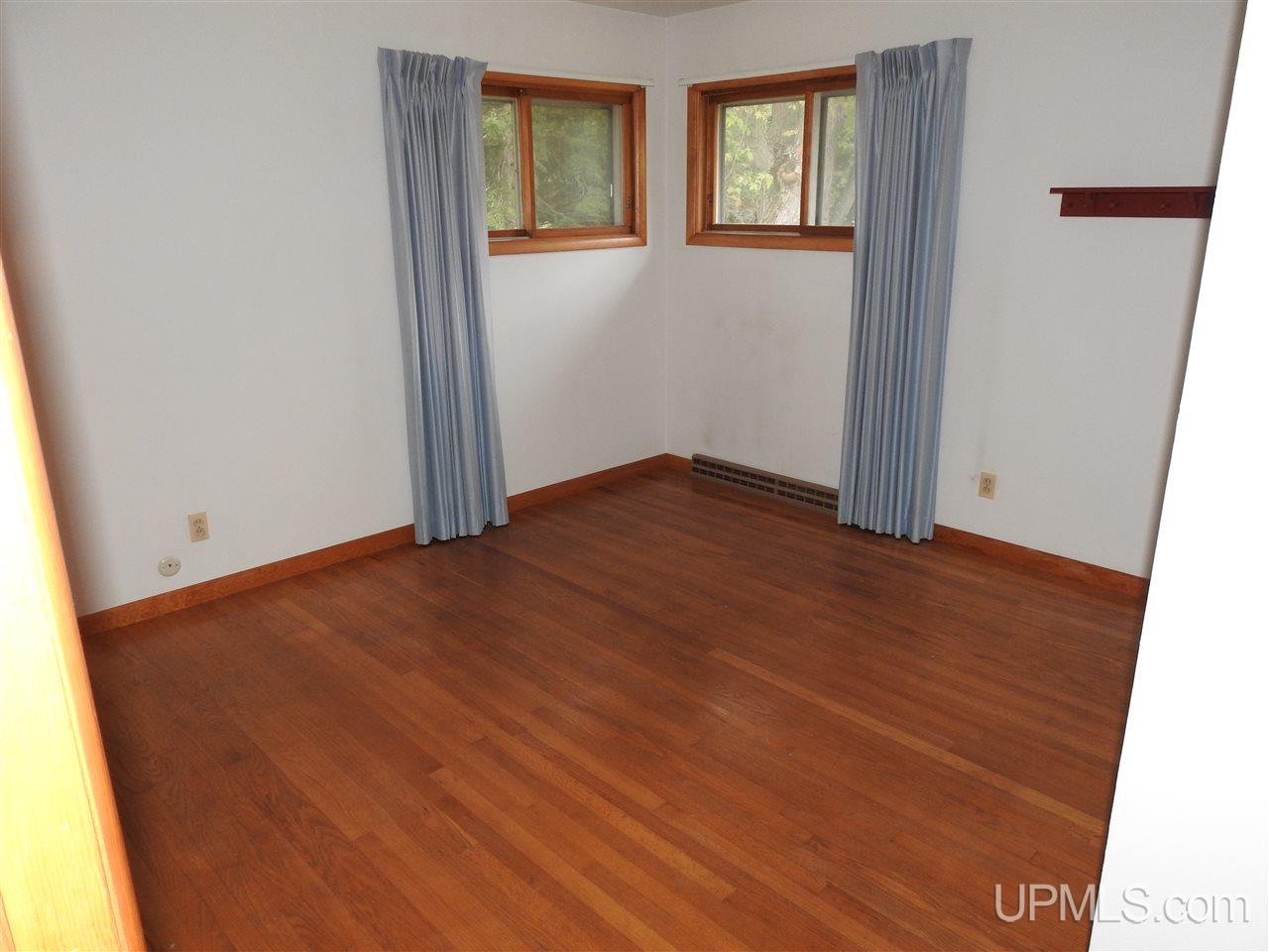 917 Roosevelt Road Niagara, WI 54151 - Photo 14 of 33 Gallery Image 14