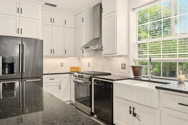 $550,000 | 60 West Twinberry Place, The Woodlands, TX 77381