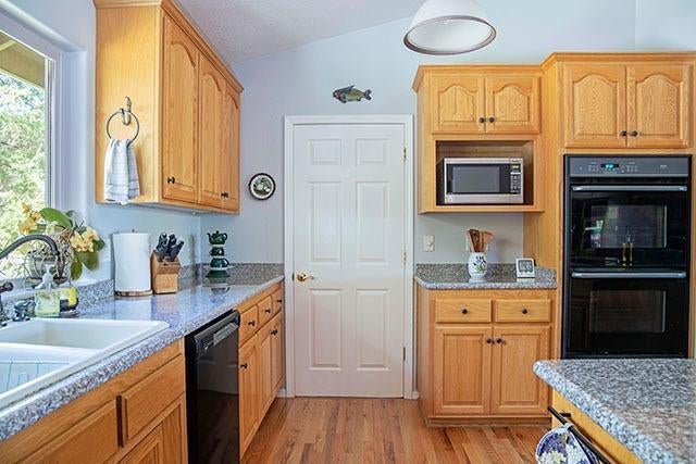 1761 Robertson Bridge Road Grants Pass, OR 97526 - Photo 10 of 32 Additional Photo