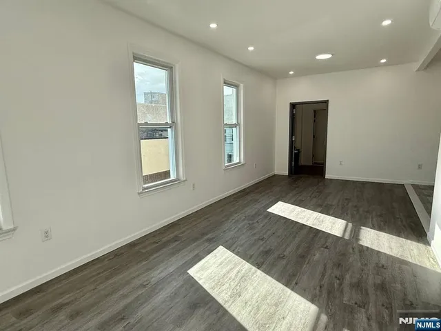 $2,950 | 17 Kearny Avenue, Unit 1, Kearny, NJ 07032