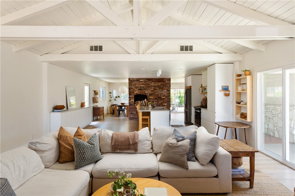 2136 East Jackson Ave