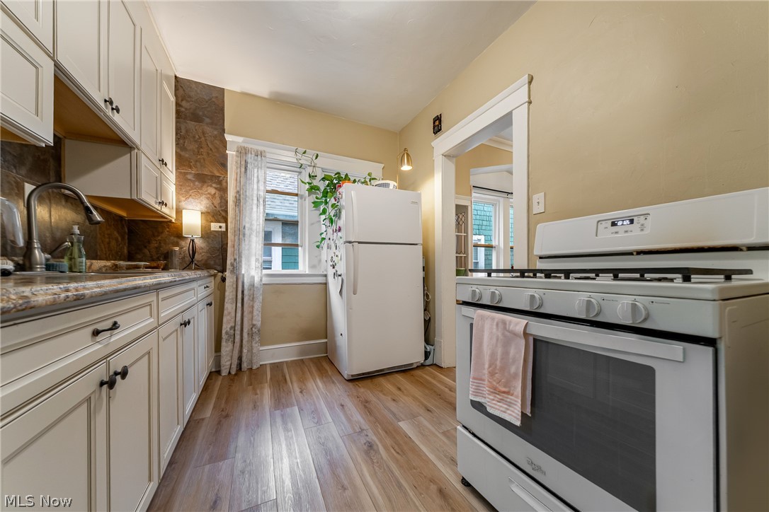 1630 Coventry Road Cleveland Heights, OH 44118 - Photo 11 of 37