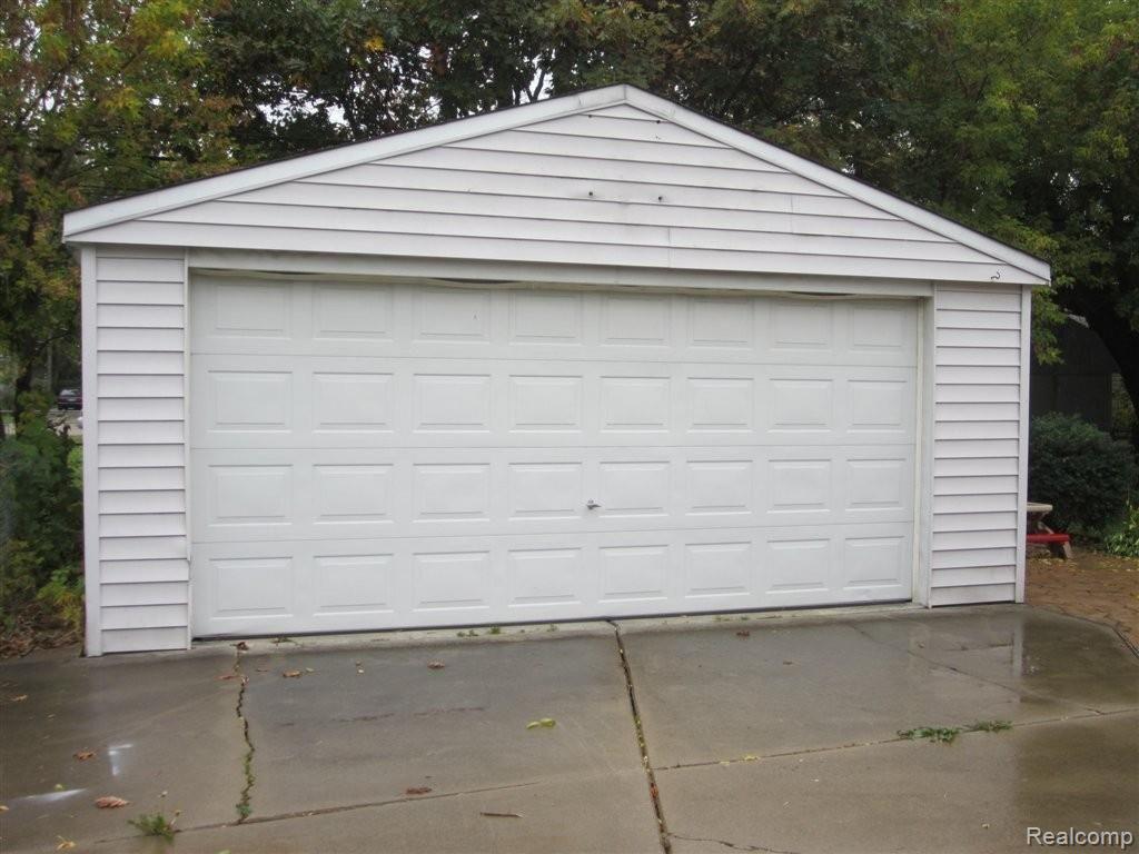 17460 Martin Road Roseville, MI 48066 - Photo 7 of 33 IMG_7976.JPG