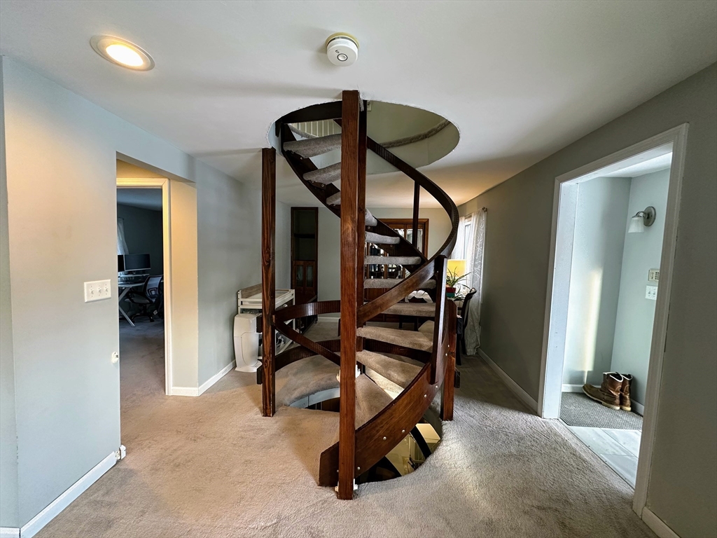 55 Manning Road Chelmsford, MA 01824 - Photo 9 of 32 Gallery Image 9