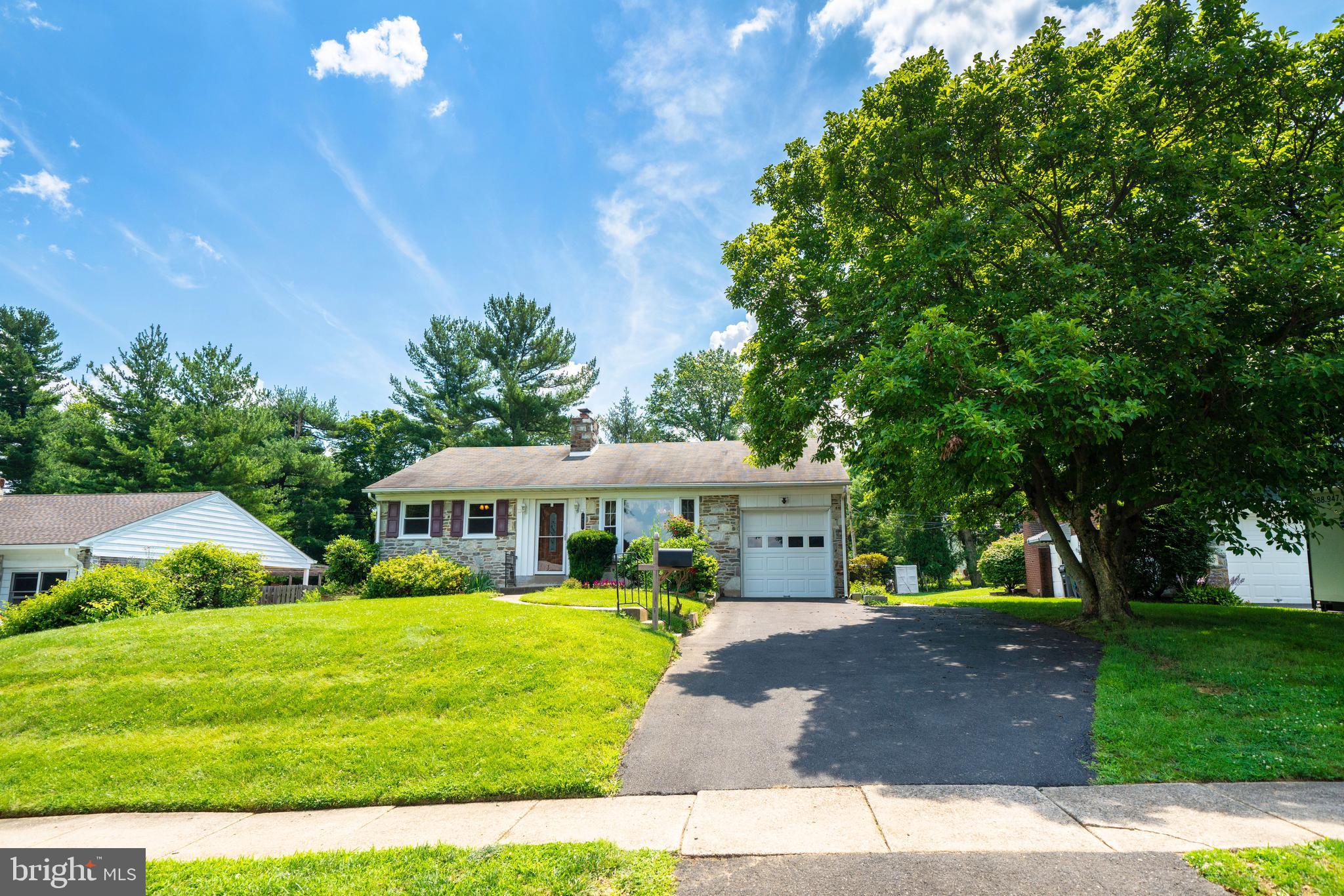 1427 Shoemaker Road Abington, PA 19001 - Photo 2 of 35