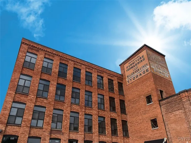 $1,500 | 800 North Clinton Street, Syracuse, NY 13204