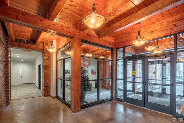 $1,500 | 800 North Clinton Street, Syracuse, NY 13204