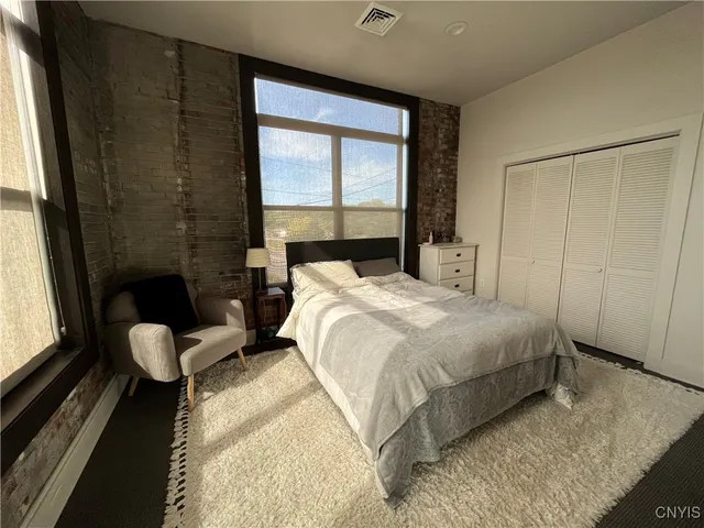 $1,500 | 800 North Clinton Street, Syracuse, NY 13204