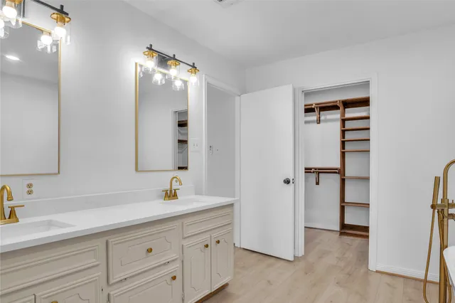 $2,700 | 108 Woodland Road, Lake Jackson, TX 77566