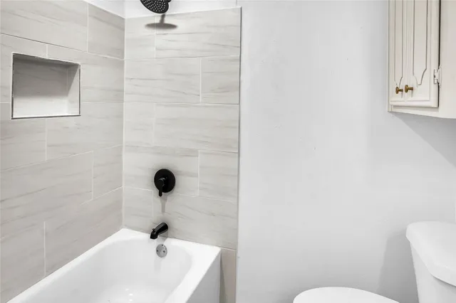 $2,700 | 108 Woodland Road, Lake Jackson, TX 77566