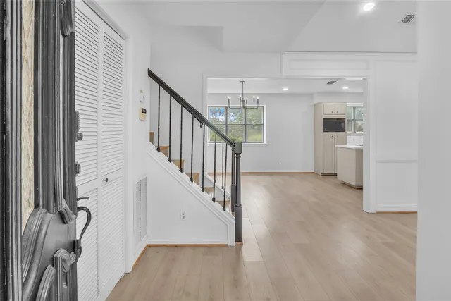 $2,700 | 108 Woodland Road, Lake Jackson, TX 77566