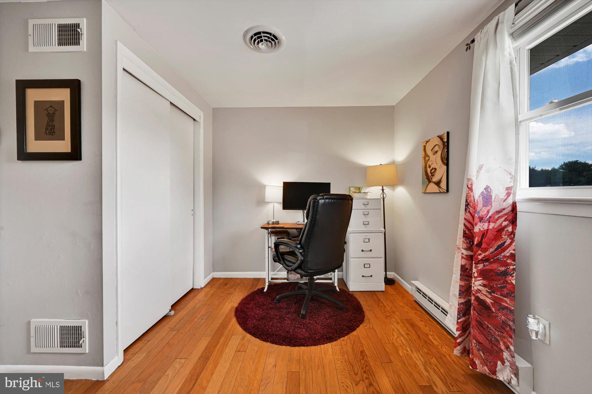 477 Parkwynne Road Lancaster, PA 17601 - Photo 16 of 31 Bedroom 3