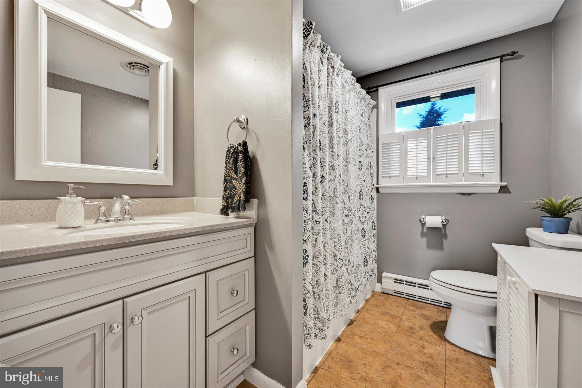 477 Parkwynne Road Lancaster, PA 17601 - Photo 18 of 31 Full Bath w/Upgraded Vanity