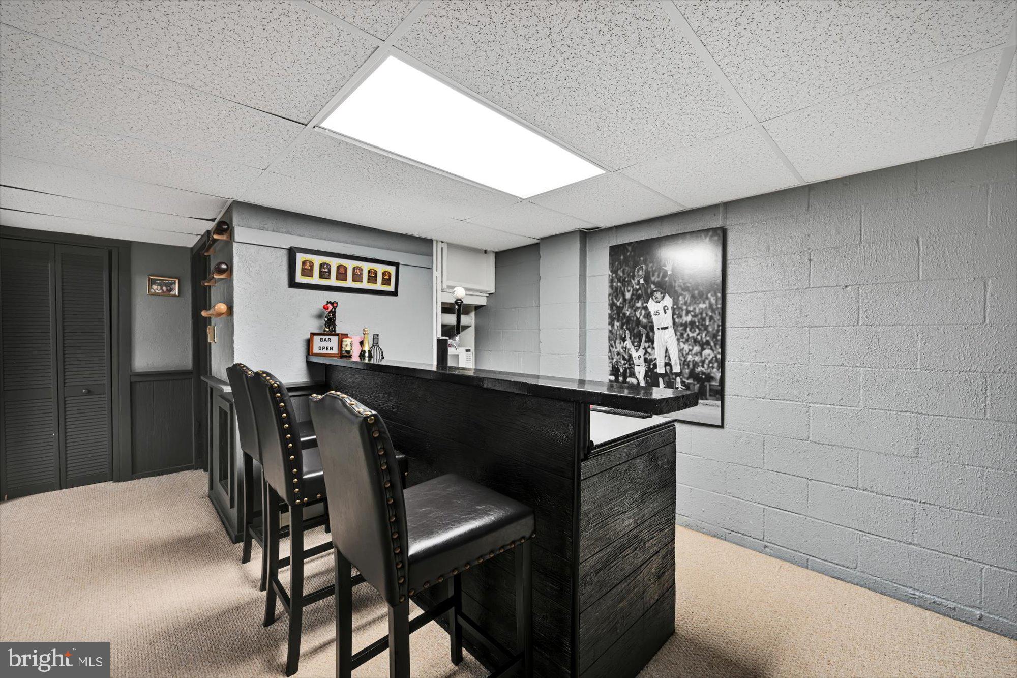 477 Parkwynne Road Lancaster, PA 17601 - Photo 23 of 31 Built-in Bar