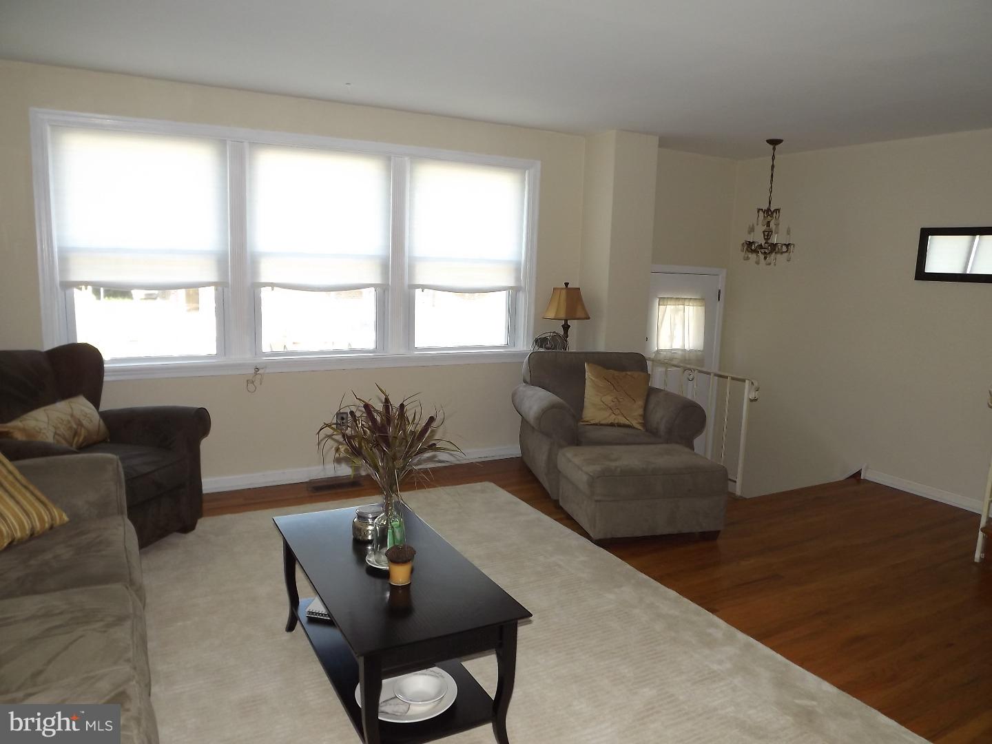 11749 Colman Road Philadelphia, PA 19154 - Photo 3 of 21 Gallery Image 3