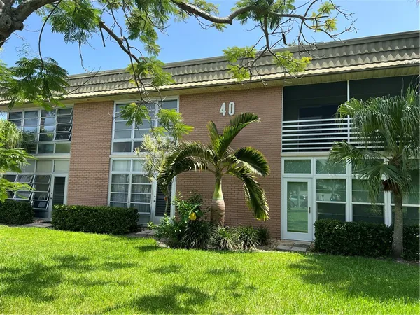 $1,200 | 40 Vista Gdns Trail, Unit 104, Vero Beach, FL 32962