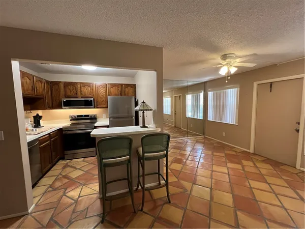 $1,200 | 40 Vista Gdns Trail, Unit 104, Vero Beach, FL 32962