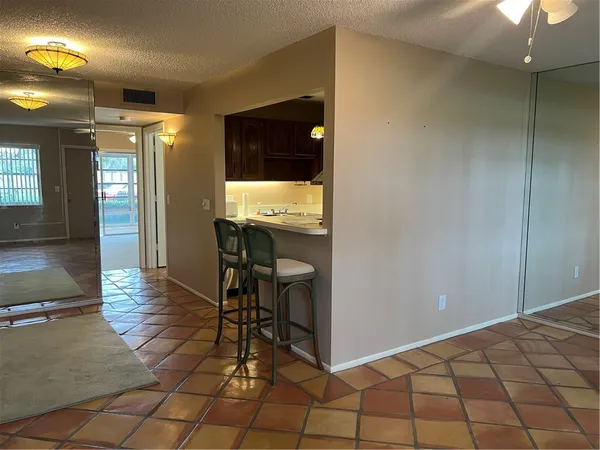 $1,200 | 40 Vista Gdns Trail, Unit 104, Vero Beach, FL 32962