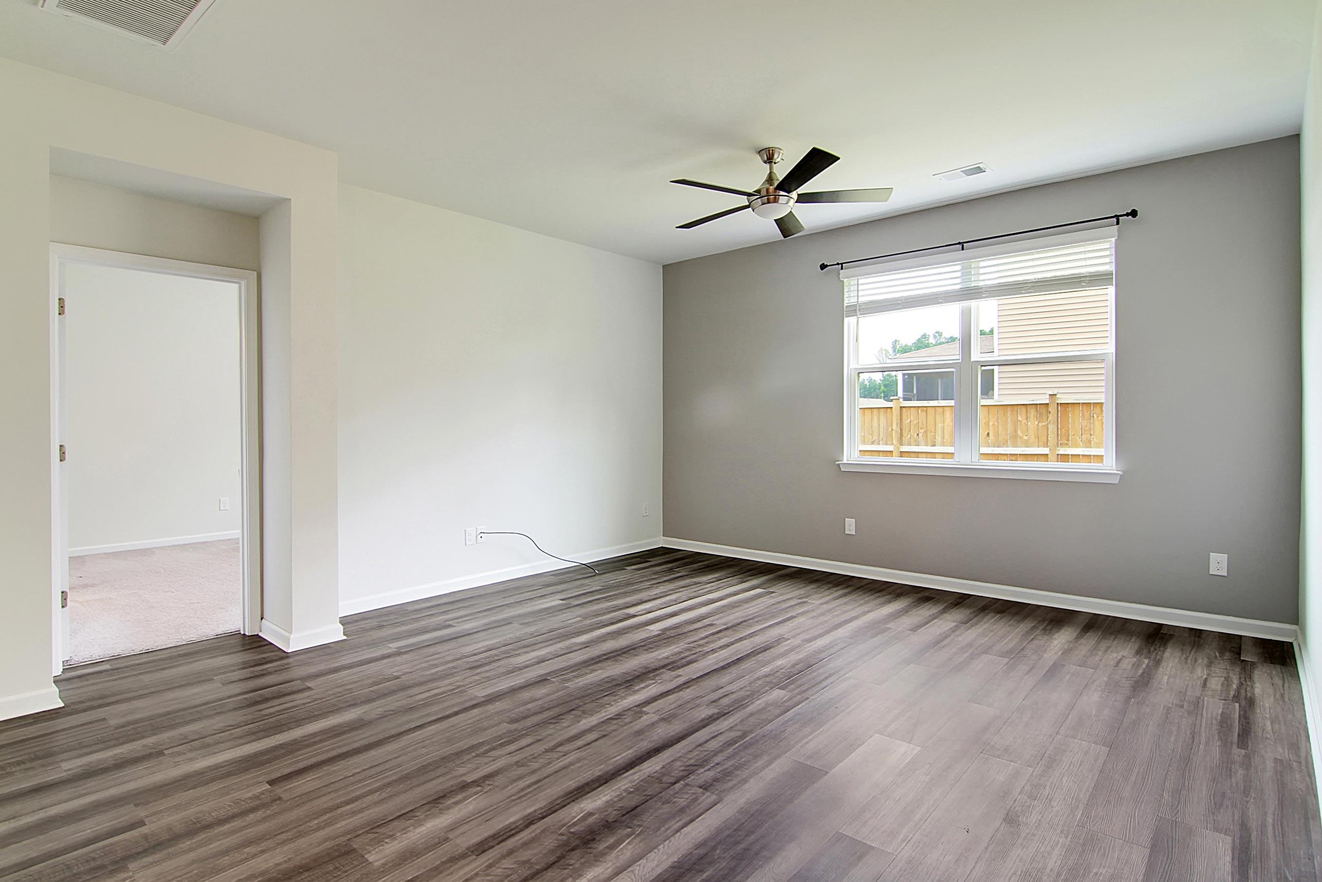 607 Wayton Circle Moncks Corner, SC 29461 - Photo 6 of 43 CREM_607 Wayton Circle_023