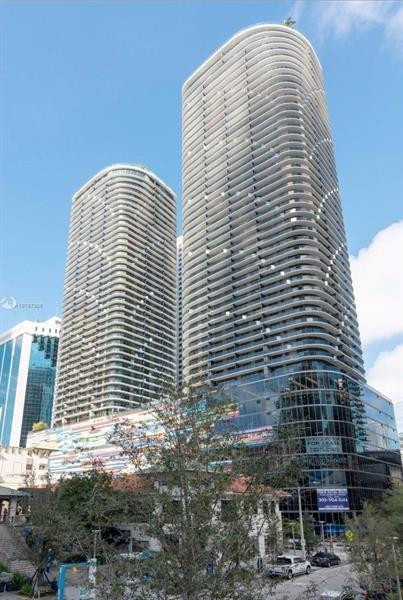 55 Southwest 9th Street, Unit 3509 Miami, FL 33130 - Photo 33 of 35 Photo 35